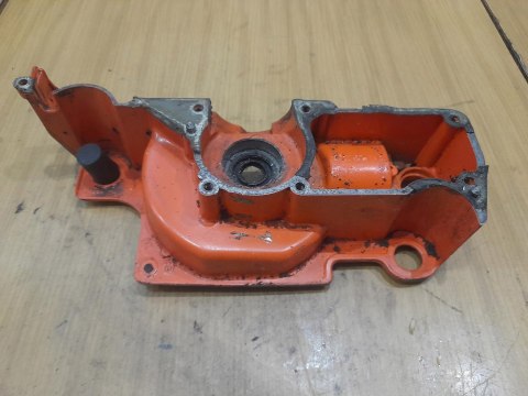 HUSQVARNA 50 KARTER OBUDOWA SILNIKA POŁÓWKA BLOK HUSQVARNA 50 KARTER OBUDOWA SILNIKA POŁÓWKA BLOK