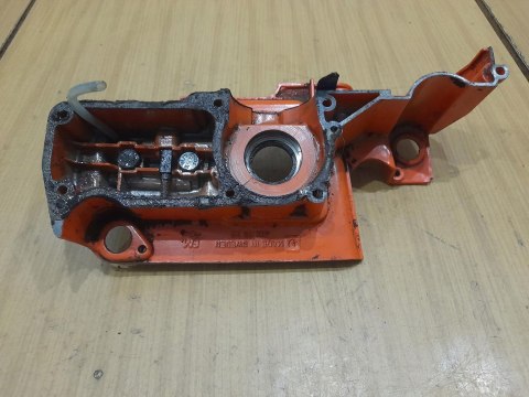 HUSQVARNA 50 KARTER OBUDOWA SILNIKA POŁÓWKA BLOK HUSQVARNA 50 KARTER OBUDOWA SILNIKA POŁÓWKA BLOK