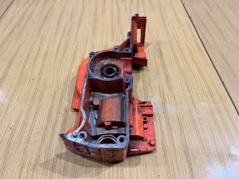 HUSQVARNA 50 KARTER OBUDOWA SILNIKA POŁÓWKA BLOK HUSQVARNA 50 KARTER OBUDOWA SILNIKA POŁÓWKA BLOK