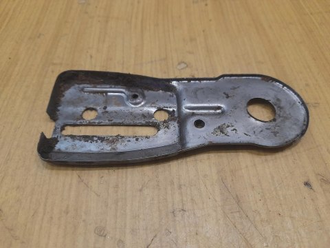 HUSQVARNA 50 UCHWYT MOCOWANIE OSŁONA BLACHA HUSQVARNA 50 UCHWYT MOCOWANIE OSŁONA BLACHA