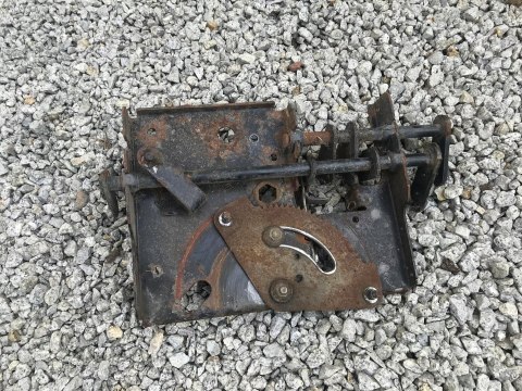 MTD RH 180/105 18HP OBUDOWA MOCOWANIE KOLUMNY MTD RH 180/105 18HP OBUDOWA MOCOWANIE KOLUMNY