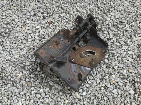 MTD RH 180/105 18HP OBUDOWA MOCOWANIE KOLUMNY MTD RH 180/105 18HP OBUDOWA MOCOWANIE KOLUMNY