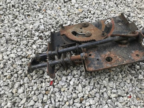 MTD RH 180/105 18HP OBUDOWA MOCOWANIE KOLUMNY MTD RH 180/105 18HP OBUDOWA MOCOWANIE KOLUMNY