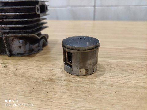 STIHL 015 AV CYLINDER TŁOK KOMPLET STIHL 015 AV CYLINDER TŁOK KOMPLET