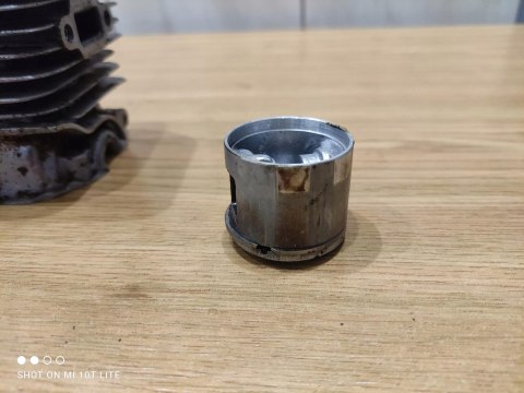 STIHL 015 AV CYLINDER TŁOK KOMPLET STIHL 015 AV CYLINDER TŁOK KOMPLET