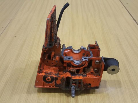 STIHL 015 AV KARTER OBUDOWA BLOK SILNIKA KORPUS STIHL 015 AV KARTER OBUDOWA BLOK SILNIKA KORPUS