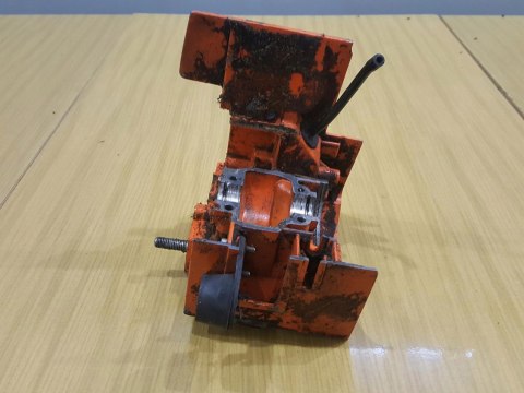 STIHL 015 AV KARTER OBUDOWA BLOK SILNIKA KORPUS STIHL 015 AV KARTER OBUDOWA BLOK SILNIKA KORPUS