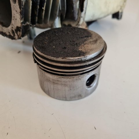 BRIGGS & STRATTON 4HP KARTER CYLINDER TŁOK BLOK KPL BRIGGS & STRATTON 4HP KARTER CYLINDER TŁOK BLOK KPL