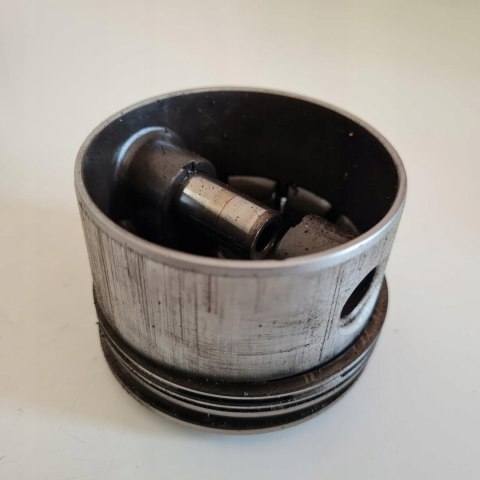 BRIGGS & STRATTON 4HP KARTER CYLINDER TŁOK BLOK KPL BRIGGS & STRATTON 4HP KARTER CYLINDER TŁOK BLOK KPL