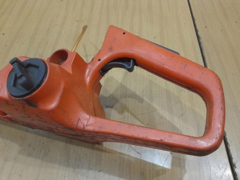 HUSQVARNA 36 RĄCZKA GAZU RĘKOJEŚĆ UCHWYT ZBIORNIK OBUDOWA HUSQVARNA 36 RĄCZKA GAZU RĘKOJEŚĆ UCHWYT ZBIORNIK OBUDOWA