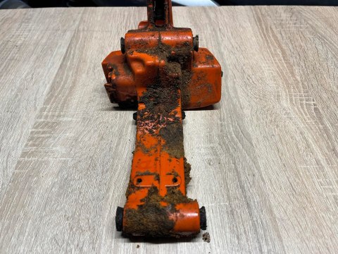 HUSQVARNA 36 RĄCZKA GAZU UCHWYT ZBIORNIK OBUDOWA HUSQVARNA 36 RĄCZKA GAZU UCHWYT ZBIORNIK OBUDOWA