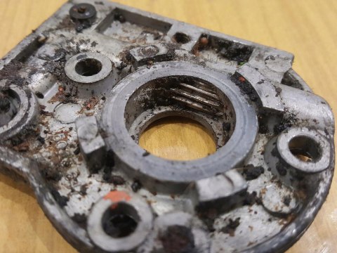 HUSQVARNA 44 POMPA POMPKA OLEJU OLEJOWA HUSQVARNA 44 POMPA POMPKA OLEJU OLEJOWA