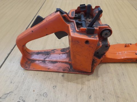 HUSQVARNA 44 RĄCZKA GAZU OBUDOWA ZBIORNIK UCHWYT HUSQVARNA 44 RĄCZKA GAZU OBUDOWA ZBIORNIK UCHWYT
