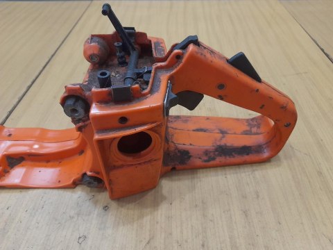 HUSQVARNA 44 RĄCZKA GAZU OBUDOWA ZBIORNIK UCHWYT HUSQVARNA 44 RĄCZKA GAZU OBUDOWA ZBIORNIK UCHWYT