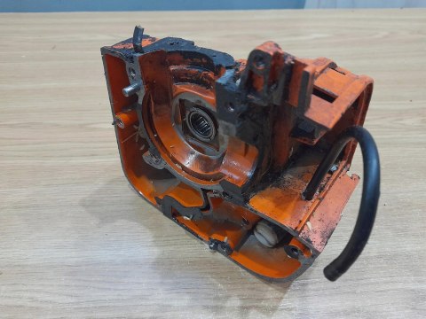 STIHL 010 AV KARTER OBUDOWA SILNIKA POŁÓWKA KORPUS STIHL 010 AV KARTER OBUDOWA SILNIKA POŁÓWKA KORPUS