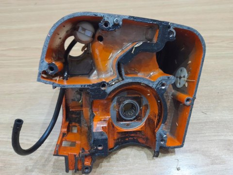 STIHL 010 AV KARTER OBUDOWA SILNIKA POŁÓWKA KORPUS STIHL 010 AV KARTER OBUDOWA SILNIKA POŁÓWKA KORPUS