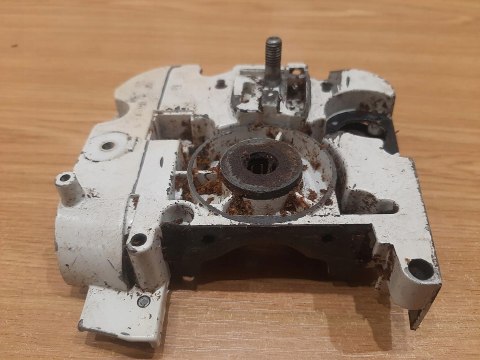 STIHL 010 AV KARTER OBUDOWA SILNIKA POŁÓWKA KORPUS STIHL 010 AV KARTER OBUDOWA SILNIKA POŁÓWKA KORPUS