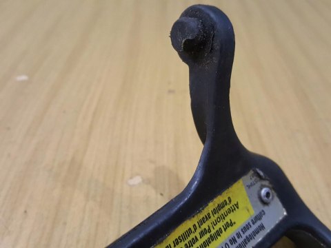 STIHL 010 AV RĄCZKA DŹWIGNIA HAMULCA UCHWYT STIHL 010 AV RĄCZKA DŹWIGNIA HAMULCA UCHWYT