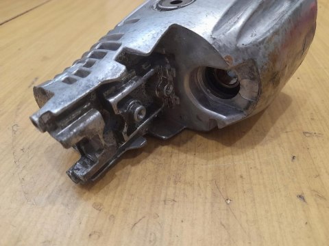 BOSCH GSA 1300 PCE OSŁONA OBUDOWA KORPUS BOSCH GSA 1300 PCE OSŁONA OBUDOWA KORPUS