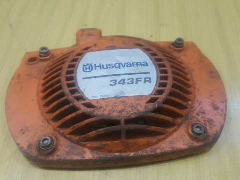 HUSQVARNA 343 FR OSŁONA OBUDOWA SZARPAKA STARTERA HUSQVARNA 343 FR OSŁONA OBUDOWA SZARPAKA STARTERA