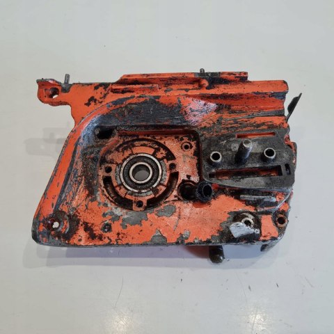 HUSQVARNA 344 FG KARTER OBUDOWA SILNIKA KORPUS POŁÓWKA HUSQVARNA 344 FG KARTER OBUDOWA SILNIKA KORPUS POŁÓWKA