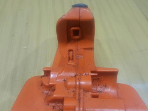 HUSQVARNA 350 RĄCZKA GAZU OBUDOWA ZBIORNIK UCHWYT HUSQVARNA 350 RĄCZKA GAZU OBUDOWA ZBIORNIK UCHWYT