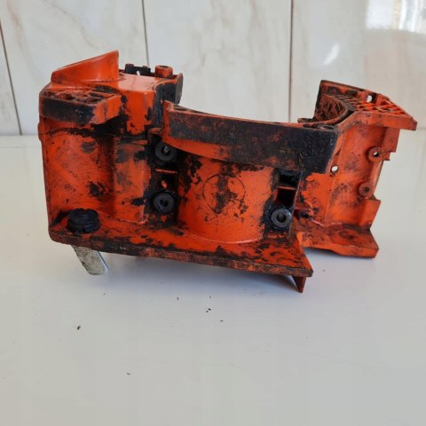 HUSQVARNA 36 KARTER OBUDOWA SILNIKA KORPUS HUSQVARNA 36 KARTER OBUDOWA SILNIKA KORPUS