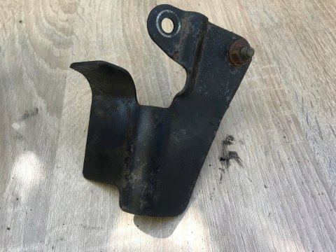 STIGA VILLA BRIGGS 8,5HP UCHWYT MOCOWANIE STELAŻ STIGA VILLA BRIGGS 8,5HP UCHWYT MOCOWANIE STELAŻ
