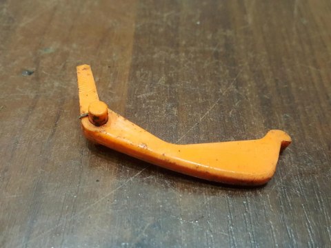 STIHL 009 010 011 012 DŹWIGNIA CIĘGNO PRZYCISK STIHL 009 010 011 012 DŹWIGNIA CIĘGNO PRZYCISK