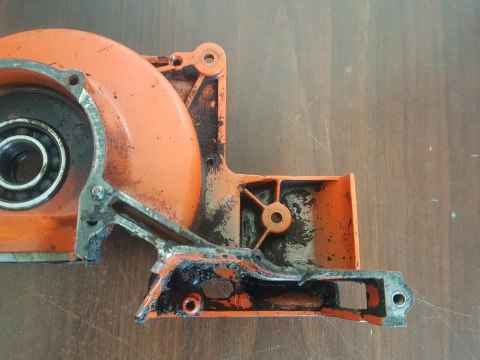 HUSQVARNA 281 XP KARTER POŁÓWKA OBUDOWA SILNIKA HUSQVARNA 281 XP KARTER POŁÓWKA OBUDOWA SILNIKA