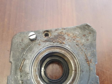 HUSQVARNA 281 XP POKRYWA OBUDOWA USZCZELNIACZA HUSQVARNA 281 XP POKRYWA OBUDOWA USZCZELNIACZA