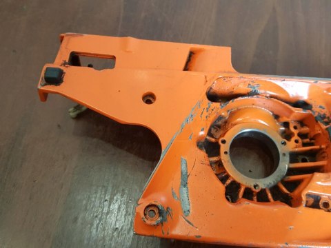 HUSQVARNA 285 CD KARTER OBUDOWA SILNIKA POŁÓWKA HUSQVARNA 285 CD KARTER OBUDOWA SILNIKA POŁÓWKA