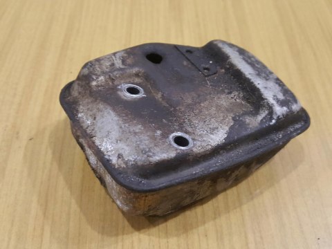 HUSQVARNA 325 HE3 TŁUMIK WYDECH HUSQVARNA 325 HE3 TŁUMIK WYDECH