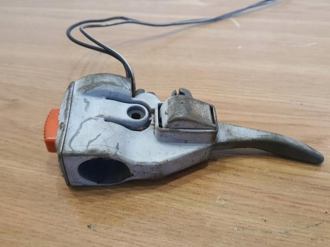 HUSQVARNA 25R WŁĄCZNIK PRZEŁĄCZNIK OBUDOWA UCHWYT HUSQVARNA 25R WŁĄCZNIK PRZEŁĄCZNIK OBUDOWA UCHWYT