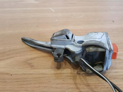 HUSQVARNA 25R WŁĄCZNIK PRZEŁĄCZNIK OBUDOWA UCHWYT HUSQVARNA 25R WŁĄCZNIK PRZEŁĄCZNIK OBUDOWA UCHWYT