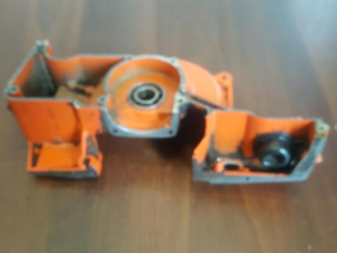 HUSQVARNA 281 KARTER OBUDOWA SILNIKA BLOK POŁÓWKA HUSQVARNA 281 KARTER OBUDOWA SILNIKA BLOK POŁÓWKA
