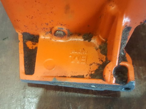 HUSQVARNA 281 KARTER OBUDOWA SILNIKA BLOK POŁÓWKA HUSQVARNA 281 KARTER OBUDOWA SILNIKA BLOK POŁÓWKA