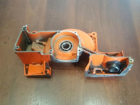 HUSQVARNA 281 KARTER OBUDOWA SILNIKA BLOK POŁÓWKA HUSQVARNA 281 KARTER OBUDOWA SILNIKA BLOK POŁÓWKA