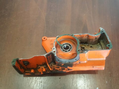 HUSQVARNA 281 KARTER OBUDOWA SILNIKA BLOK POŁÓWKA HUSQVARNA 281 KARTER OBUDOWA SILNIKA BLOK POŁÓWKA