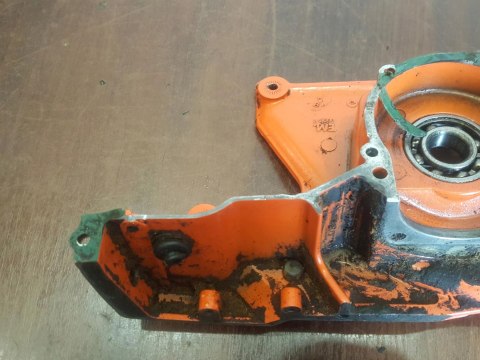 HUSQVARNA 281 KARTER OBUDOWA SILNIKA BLOK POŁÓWKA HUSQVARNA 281 KARTER OBUDOWA SILNIKA BLOK POŁÓWKA