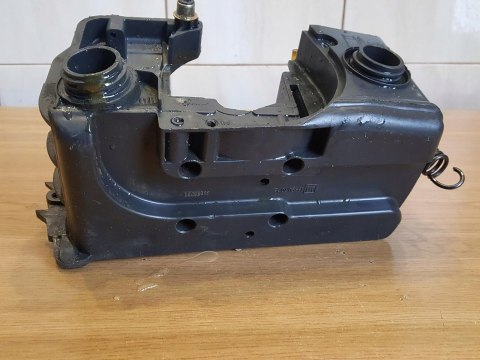 STIGA SP 370 KARTER OBUDOWA SILNIKA BLOK KORPUS STIGA SP 370 KARTER OBUDOWA SILNIKA BLOK KORPUS