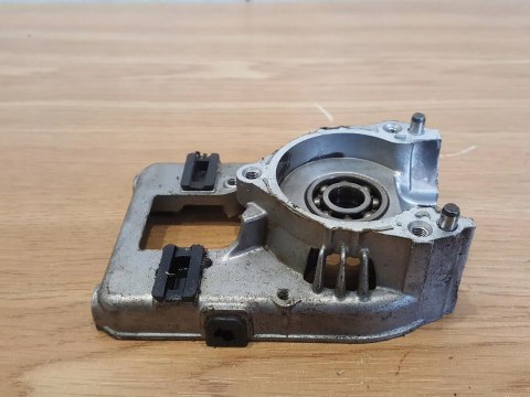 HUSQVARNA 25R KARTER OBUDOWA SILNIKA BLOK POŁÓWKA HUSQVARNA 25R KARTER OBUDOWA SILNIKA BLOK POŁÓWKA