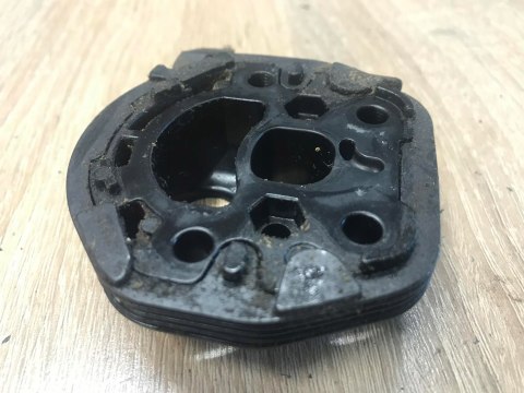 HUSQVARNA 240E KRÓCIEC PODSTAWA MOCOWANIE HUSQVARNA 240E KRÓCIEC PODSTAWA MOCOWANIE