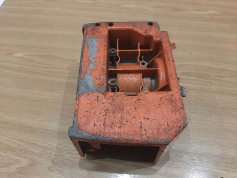 HUSQVARNA 240R KARTERY OBUDOWA WAŁ KORBOWY KPL HUSQVARNA 240R KARTERY OBUDOWA WAŁ KORBOWY KPL