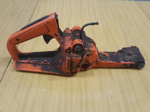 HUSQVARNA 242 RĄCZKA GAZU OBUDOWA ZBIORNIK UCHWYT HUSQVARNA 242 RĄCZKA GAZU OBUDOWA ZBIORNIK UCHWYT