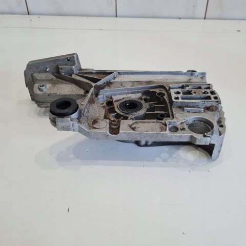 STEEL 5200 KARTER OBUDOWA SILNIKA KORPUS POŁÓWKA STEEL 5200 KARTER OBUDOWA SILNIKA KORPUS POŁÓWKA