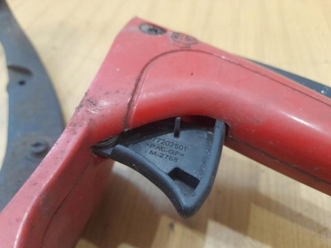 HUSQVARNA 236 RĄCZKA GAZU RĘKOJEŚĆ KABŁĄK UCHYWT HUSQVARNA 236 RĄCZKA GAZU RĘKOJEŚĆ KABŁĄK UCHYWT