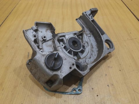 BASIC MKS 4640 KARTER OBUDOWA SILNIKA KORPUS POŁÓWKA BASIC MKS 4640 KARTER OBUDOWA SILNIKA KORPUS POŁÓWKA