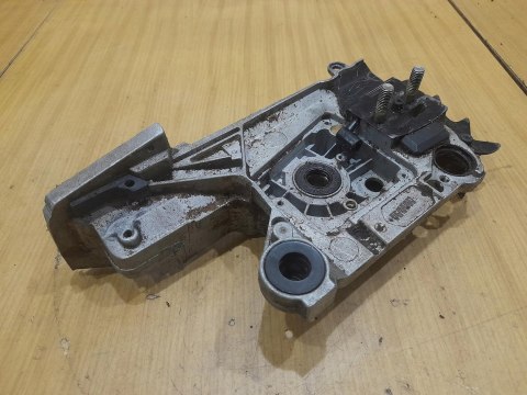 BASIC MKS 4640 KARTER OBUDOWA SILNIKA KORPUS POŁÓWKA BASIC MKS 4640 KARTER OBUDOWA SILNIKA KORPUS POŁÓWKA
