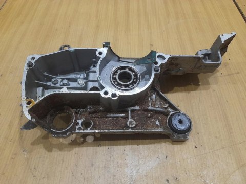 BASIC MKS 4640 KARTER OBUDOWA SILNIKA KORPUS POŁÓWKA BASIC MKS 4640 KARTER OBUDOWA SILNIKA KORPUS POŁÓWKA